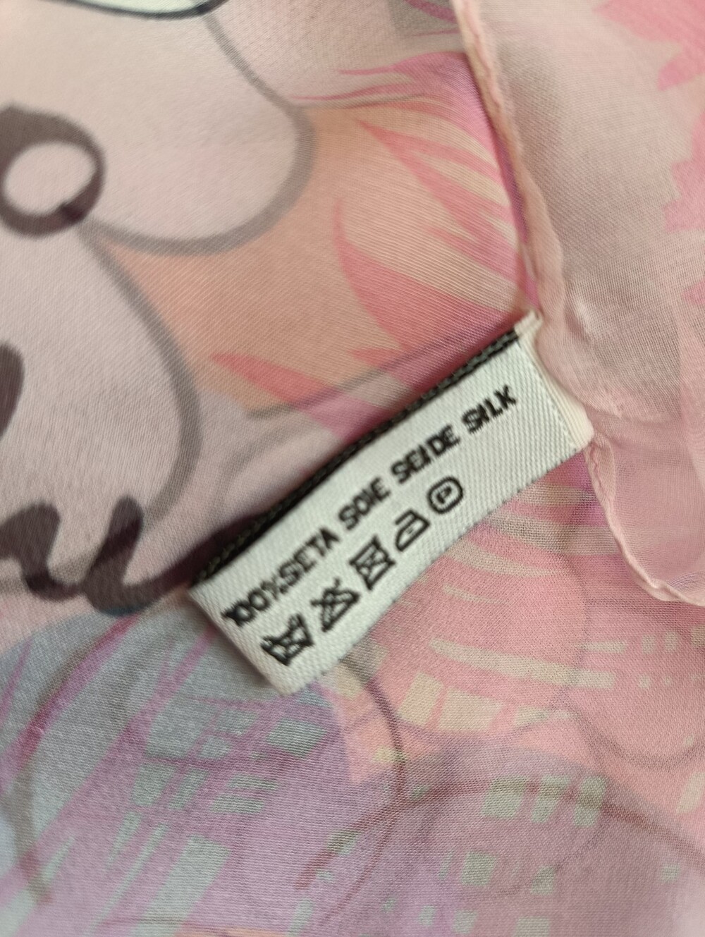 Moschino Cheap and Chic Pink Floral Logo Silk Scarf🌸Vintage 1988 - Picture 5 of 9